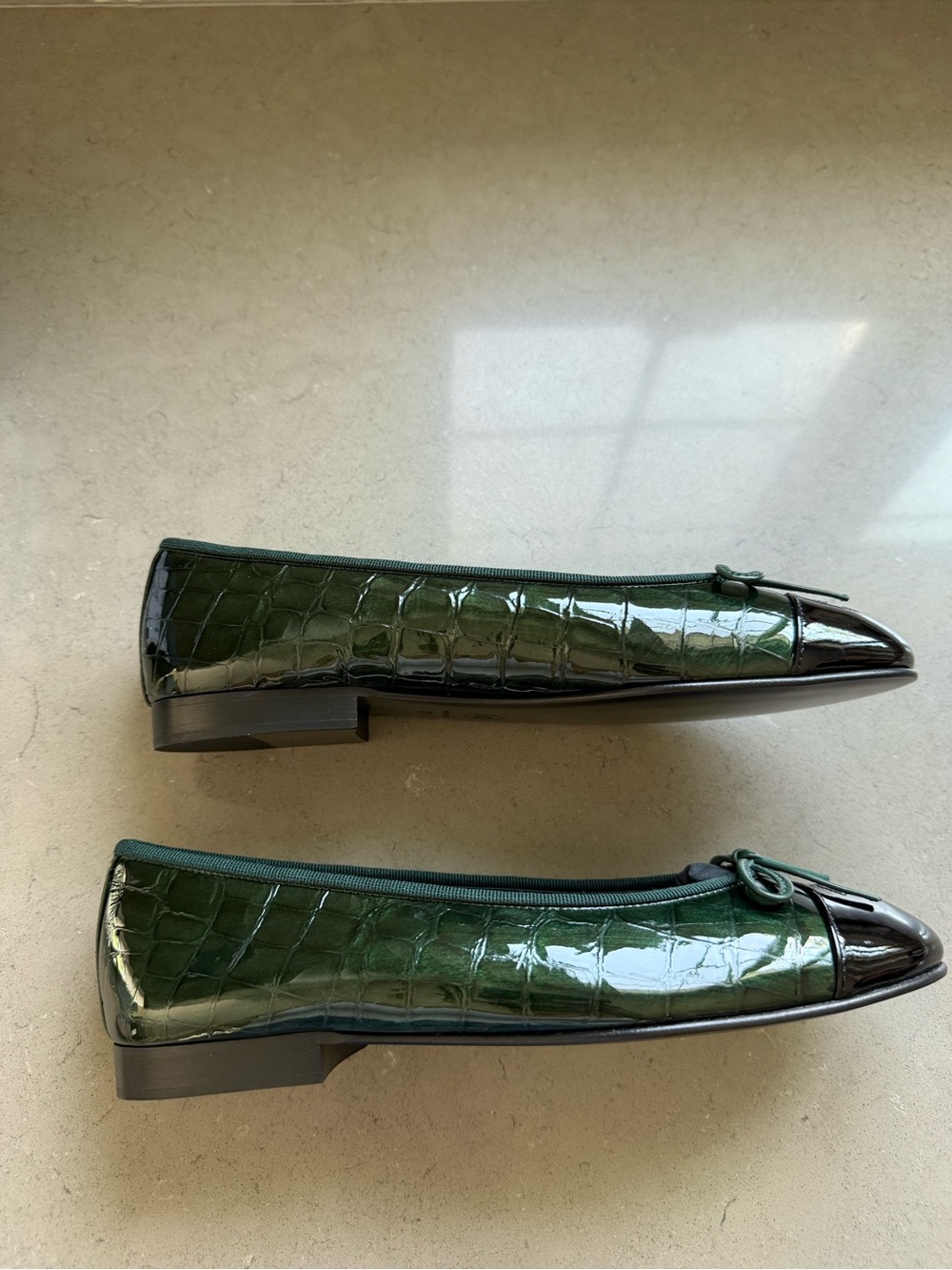BNWT Chanel 26A Croc Embossed Patent DK Green/Black Ballet Flat Size 37.5 - Picture 5 of 11